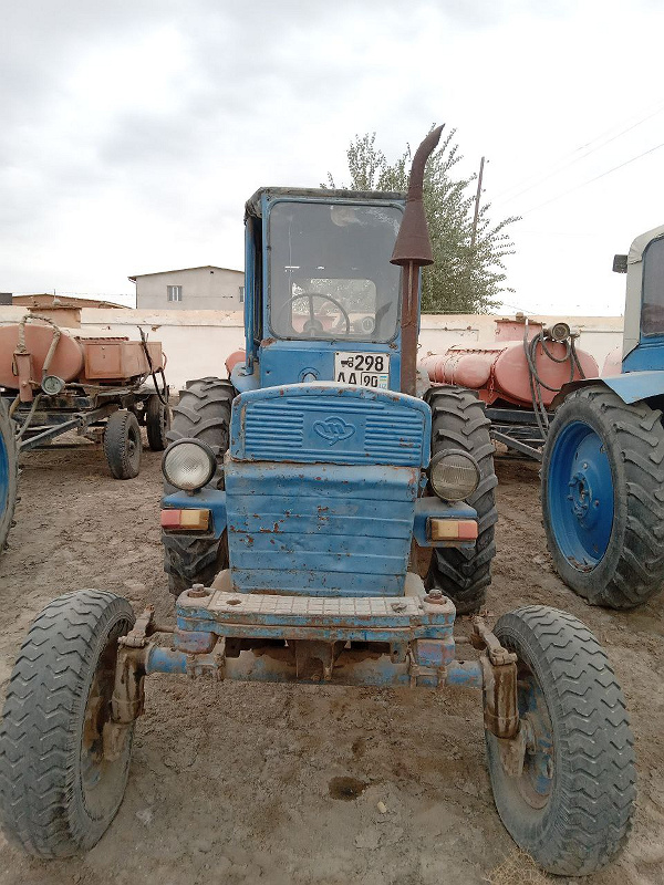Фото лота: Traktor T-28-X4MC, фото 1 из 4