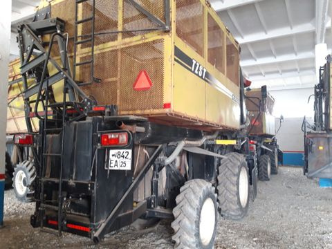 Фото лота: Traktor / Paxta terish mashinasi, фото 7 из 8
